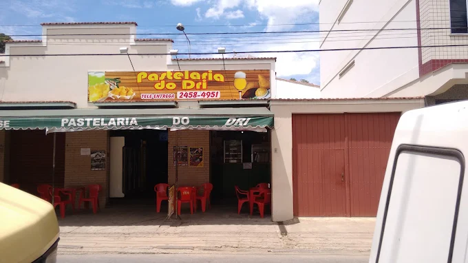 Fachada da Pastelaria do Dri
